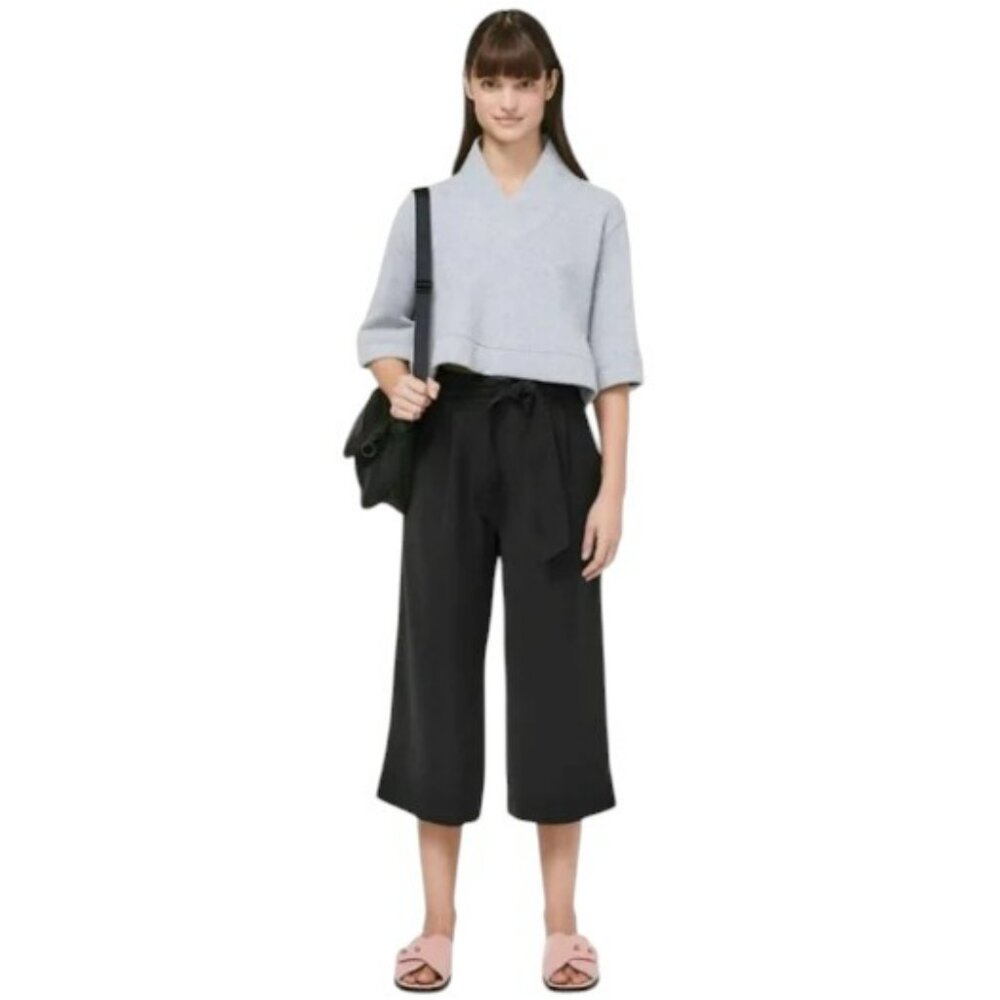 NWOT lululemon athletica black noir crop Wide Leg Pants, size 8